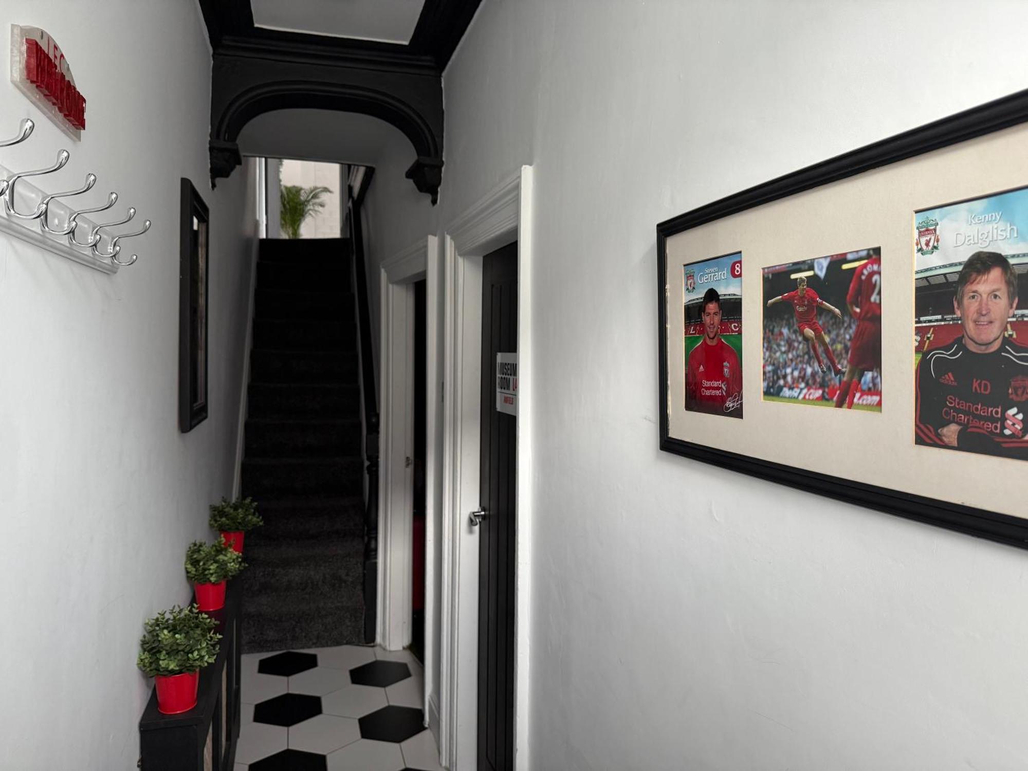 Holiday home Anfield Abode - Entire Lfc Themed House